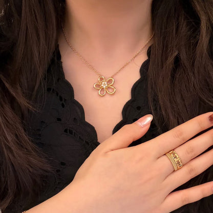 VCA Flower Necklace